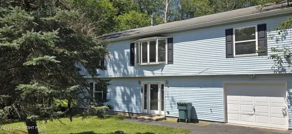 889 Country Place Drive, Tobyhanna, PA 18466