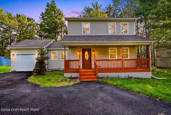 1070 Country Place Drive, Tobyhanna, PA 18466