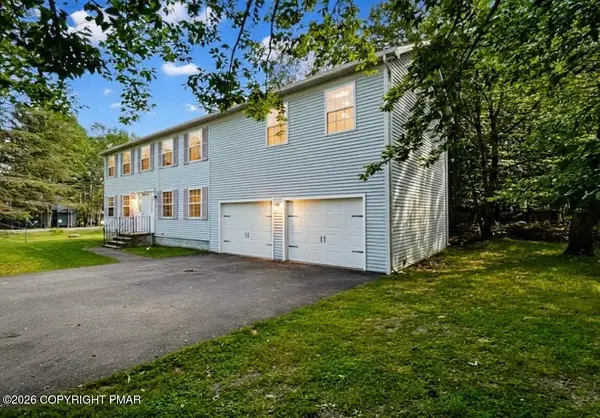 1226 Country Place Drive, Tobyhanna, PA 18466