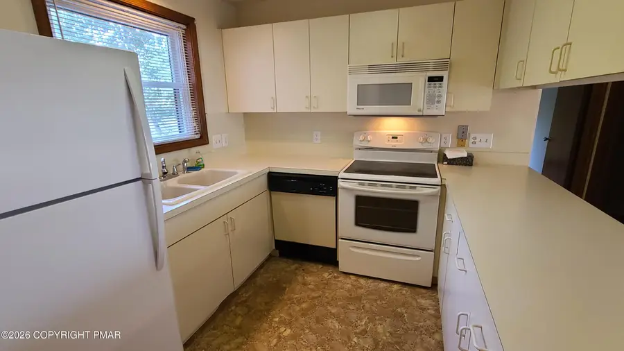 146 Foxfire Drive, Mount Pocono, PA 18344 - #2
