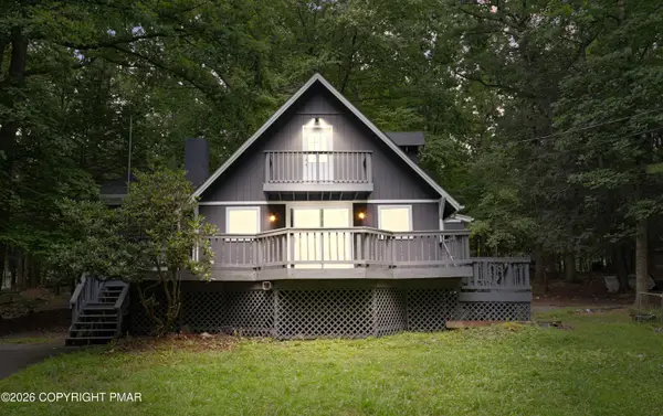 100 Outer Drive, Dingmans Ferry, PA 18328