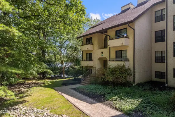 5 Midlake Drive, Lake Harmony, PA 18624