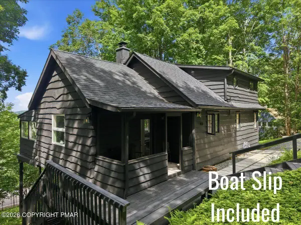 106 Bartleson Deer Trail, Greentown, PA 18426