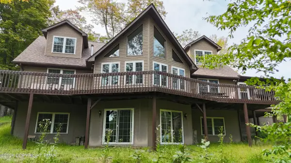 12 Hemlock Court, Clifton Township, PA 18424