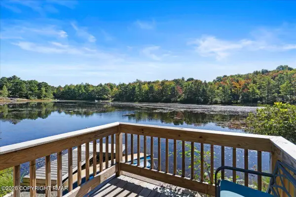 2208 Mohegan Court, Long Pond, PA 18334