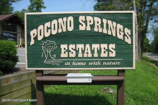 10 Pine Way, Sterling, PA 18463