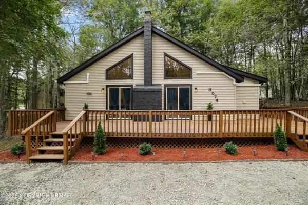8830 Cloudcrest Drive, Tobyhanna, PA 18466