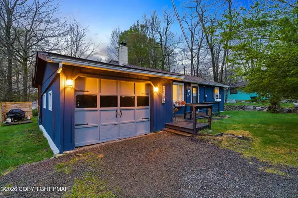 7106 Robinwood Drive, Tobyhanna, PA 18466