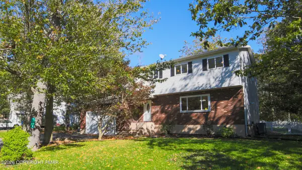 108 Blackfoot Lane, Tobyhanna, PA 18466