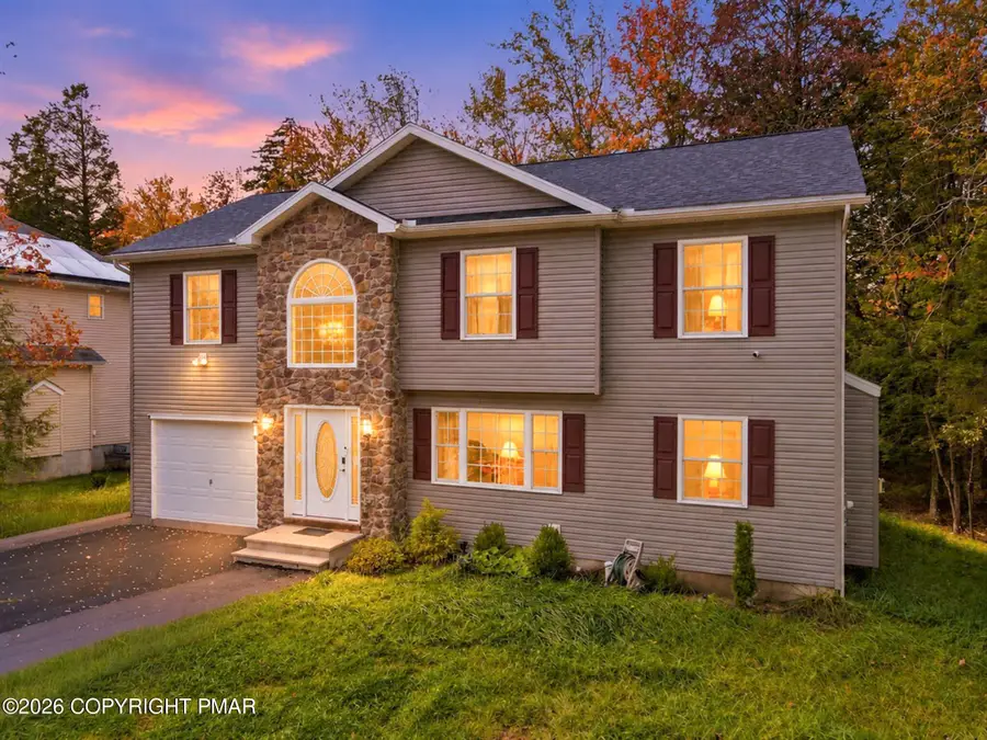 425 Scotch Pine Drive, Pocono Summit, PA 18346 - #2