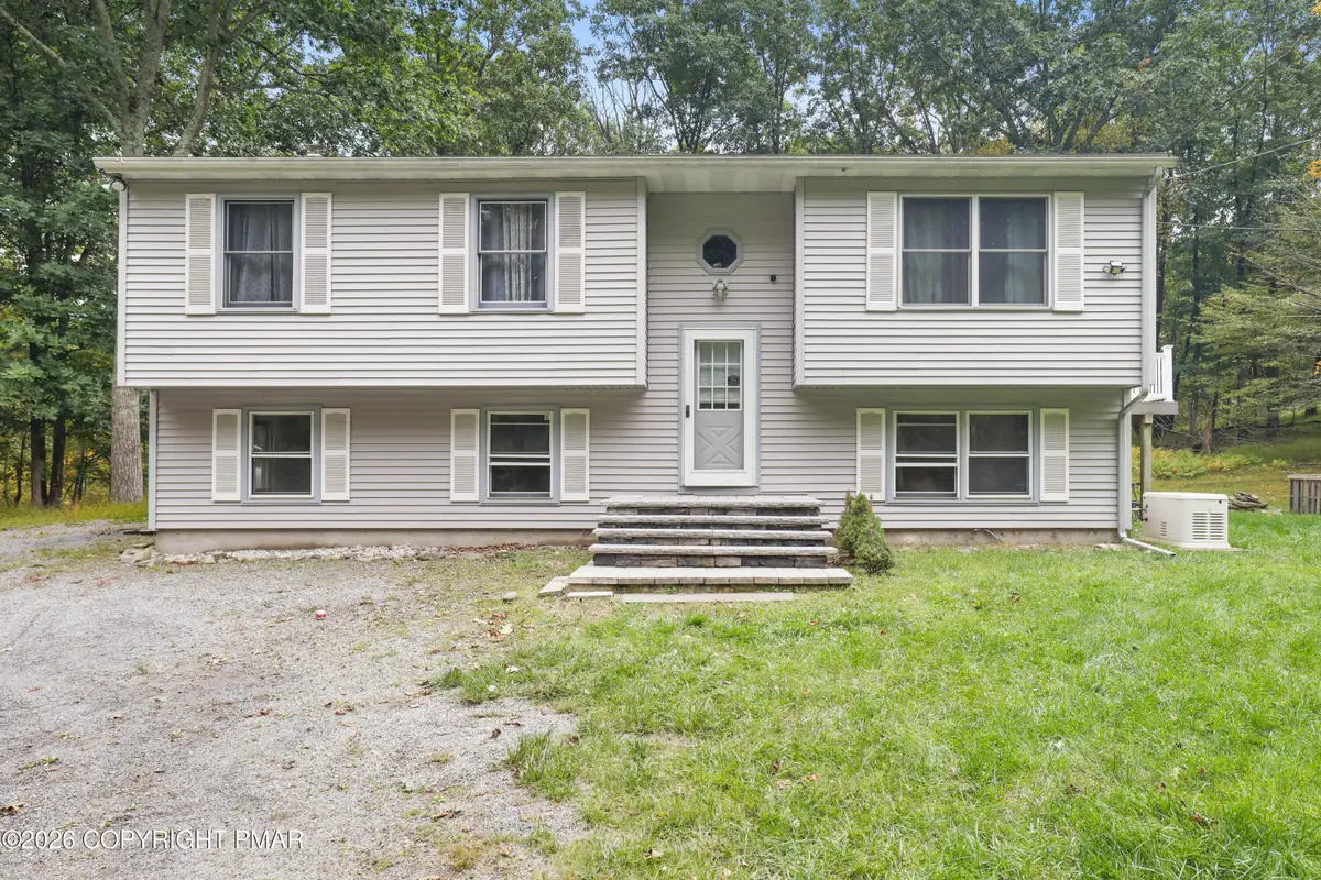258 Clubhouse Drive, East Stroudsburg, PA 18302 - #1
