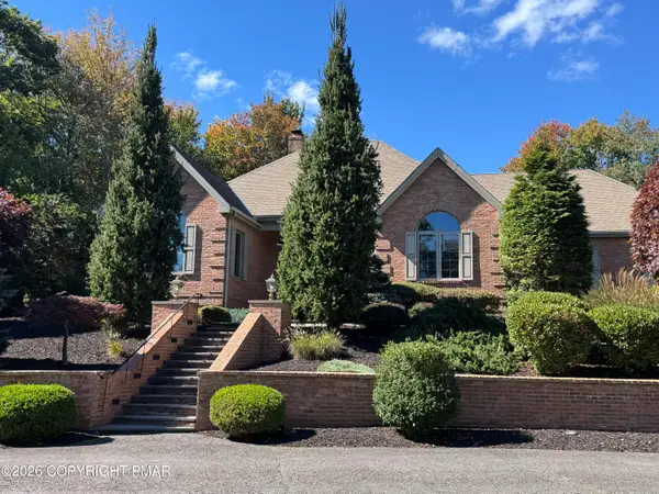 235 Wolf Hollow Road, Lake Harmony, PA 18624