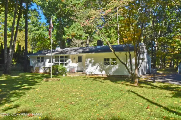 2121 White Oaks Terrace, Stroudsburg, PA 18360