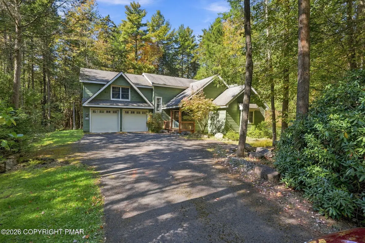 372 Brookside Drive, Pocono Pines, PA 18350 - #1