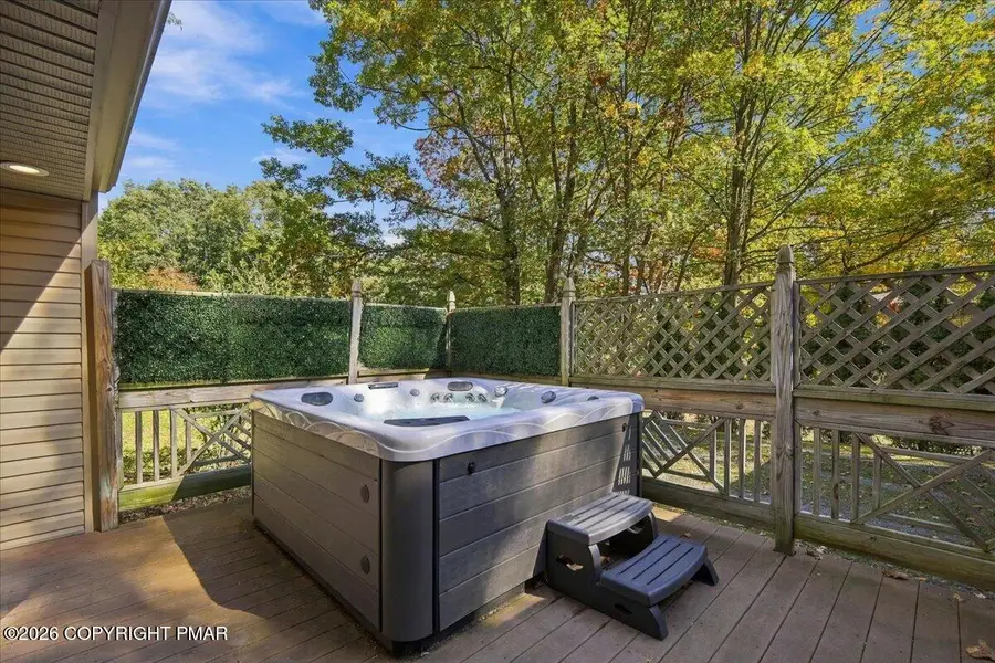 28 Heath Lane, Mount Pocono, PA 18344 - #2