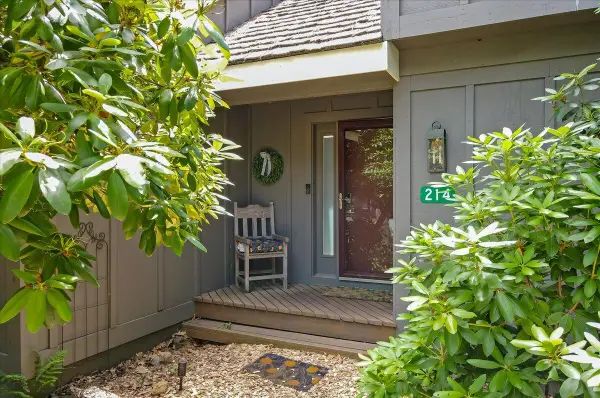 214 Snow Ridge Circle, Lake Harmony, PA 18624