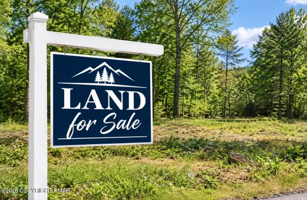 George Dr 10 Drive, Blakeslee, PA 18610