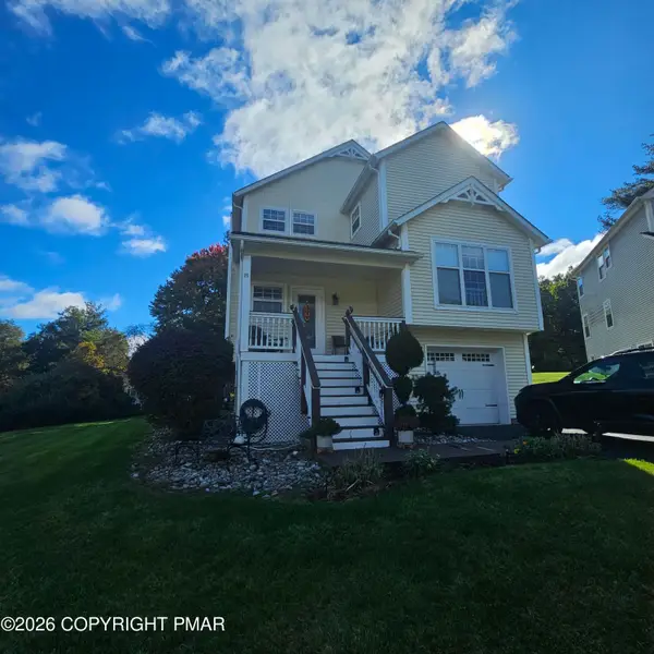 240 Hawthorne Village Court, East Stroudsburg, PA 18302