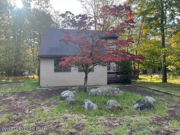 519 Country Place Drive, Tobyhanna, PA 18466