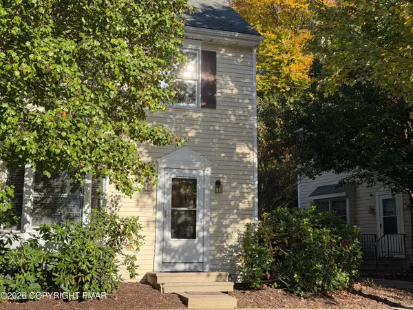 116 Eaglesmere Circle, East Stroudsburg, PA 18301