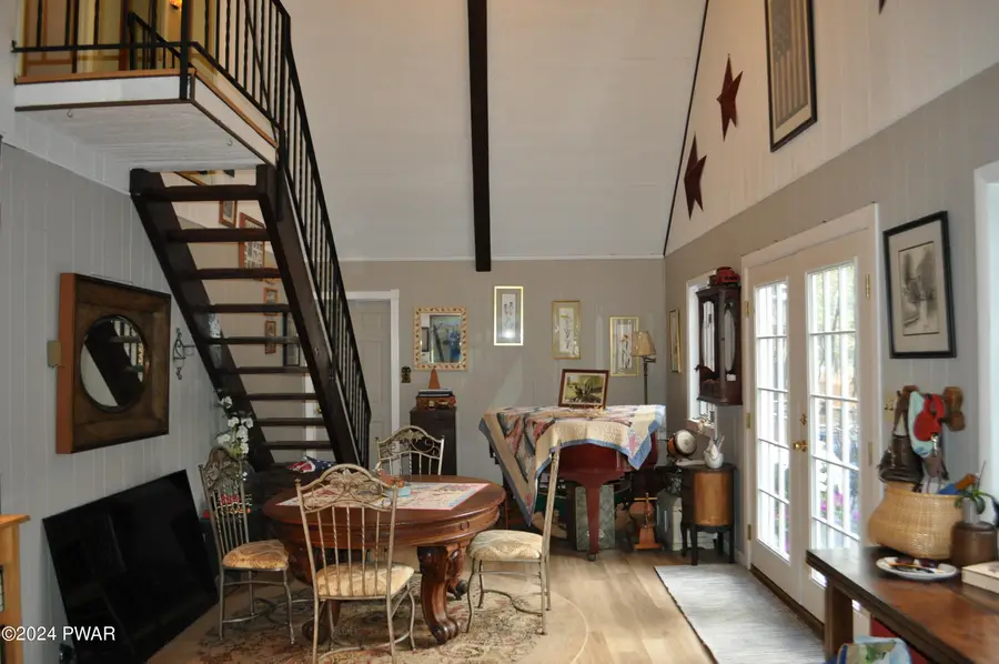 213 Mountain Top Circle, Bushkill, PA 18324 - Image #2