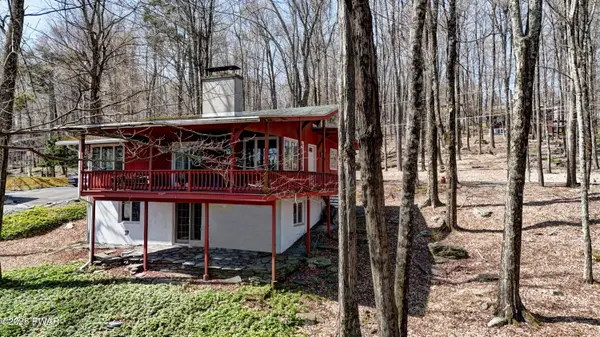 117 N Maple Lane, Greentown, PA 18426