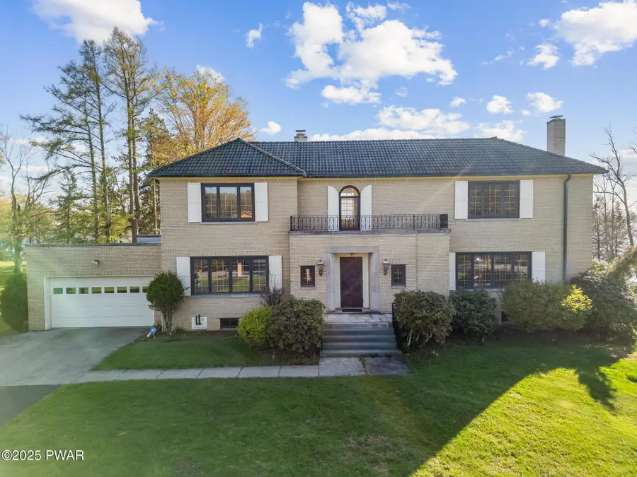343 Crystal Lake, Carbondale, PA 18407 - Image #3