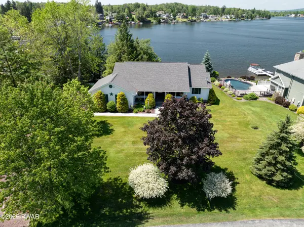 163 Wagner Boulevard, Greenfield Twp, PA 18407