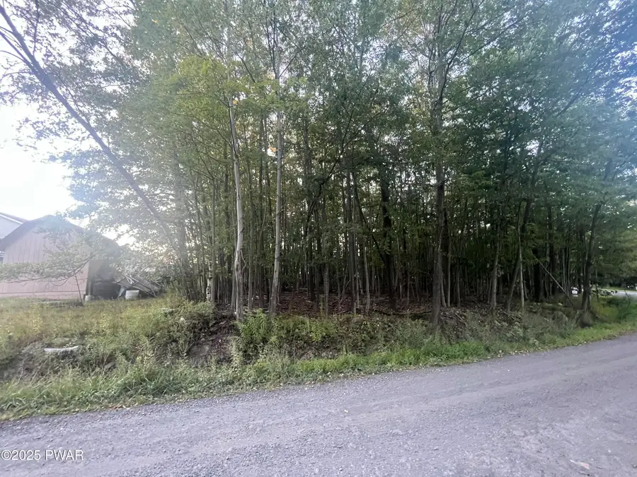 18 Dingmans Court, Delaware, PA 18337 - Image #2