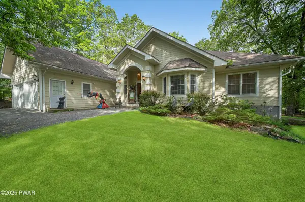 802 Niblick Court, Lords Valley, PA 18428