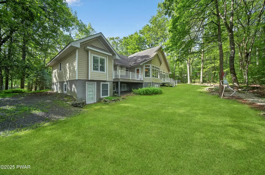802 Niblick Court, Lords Valley, PA 18428 - Image #3