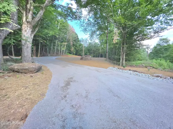 10 Pine Mill Road, Honesdale, PA 18431