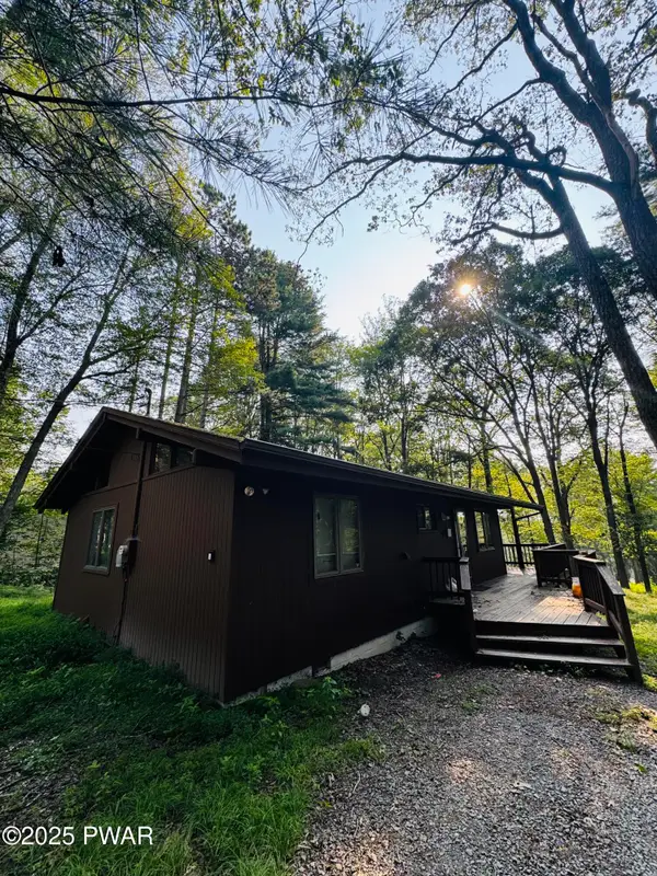 211 Hillside Drive, Lords Valley, PA 18428