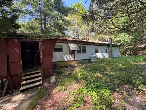 1624 Rt 507, Greentown, PA 18426