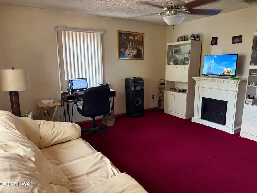 2406 Woodcrest Drive, East Stroudsburg, PA 18302 - Image #3