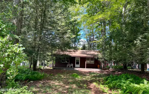 111 Meadow Lane, Greentown, PA 18426