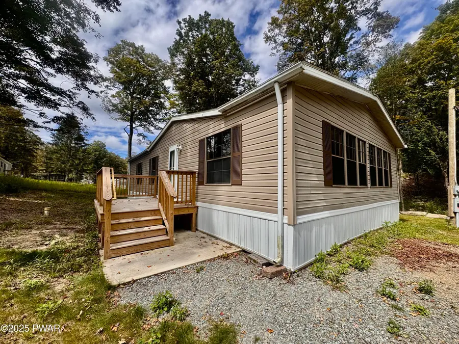 105 York Drive, Greentown, PA 18426 - Image #2