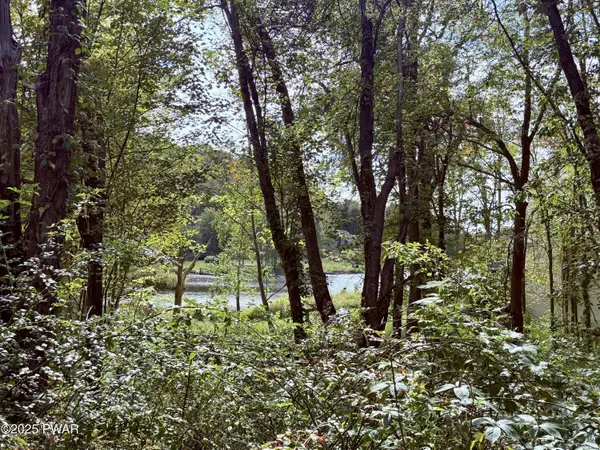 33 (2349) Crestview Road, Lake Ariel, PA 18436