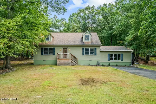 104 Lakeview Drive, Dingmans Ferry, PA 18328