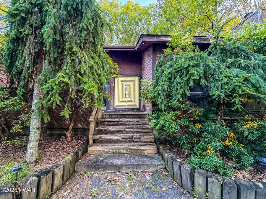 135 Sandlewood Drive, East Stroudsburg, PA 18301 - Image #2