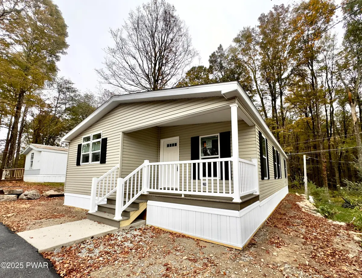 125 Middle Road, Greentown, PA 18426 - #1