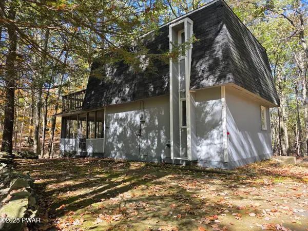 112 Bluestone Drive, Lords Valley, PA 18428