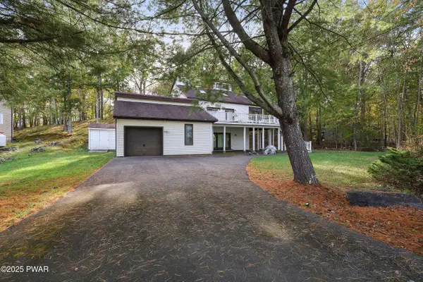 385 Saunders Drive, Bushkill, PA 18324