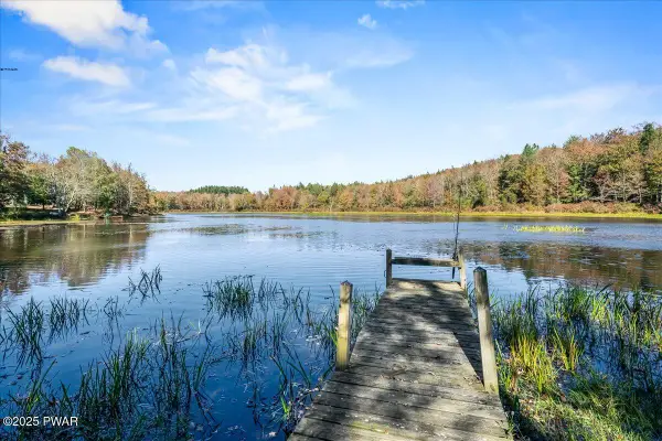 127 Wynooska Road, Greentown, PA 18426