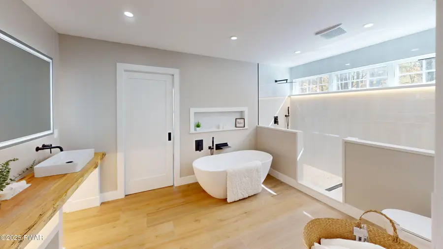 130 Rodeo Drive, Lords Valley, PA 18428 - Image #2