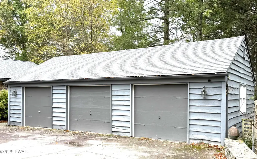 122 Waterfront Drive, Greentown, PA 18426 - Image #3