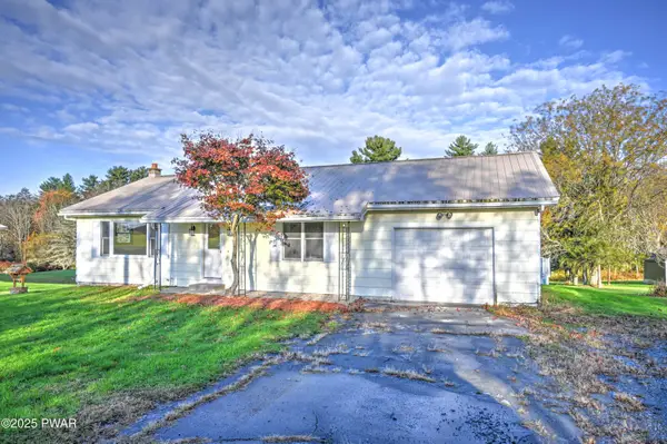 27 Edgewood Lane, Beach Lake, PA 18405