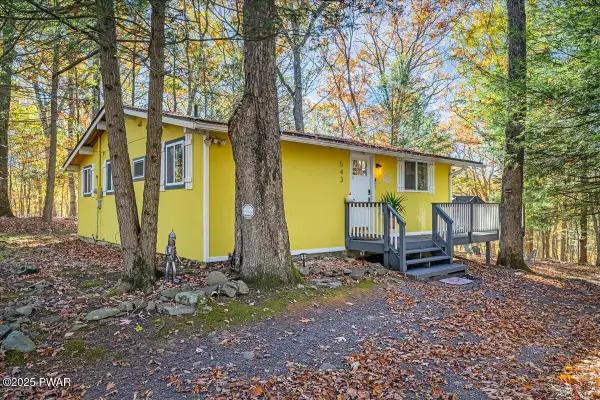 543 Clubhouse Drive, East Stroudsburg, PA 18302