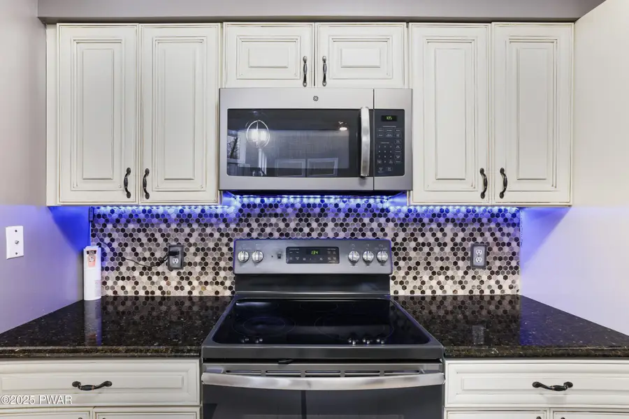 222 Abbington Drive, East Stroudsburg, PA 18302 - #2