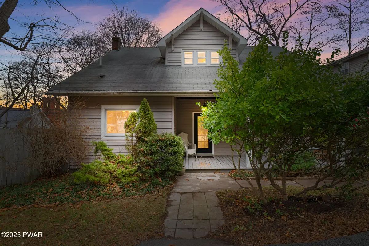 407 Wangum Avenue, Hawley, PA 18428 - Image #1